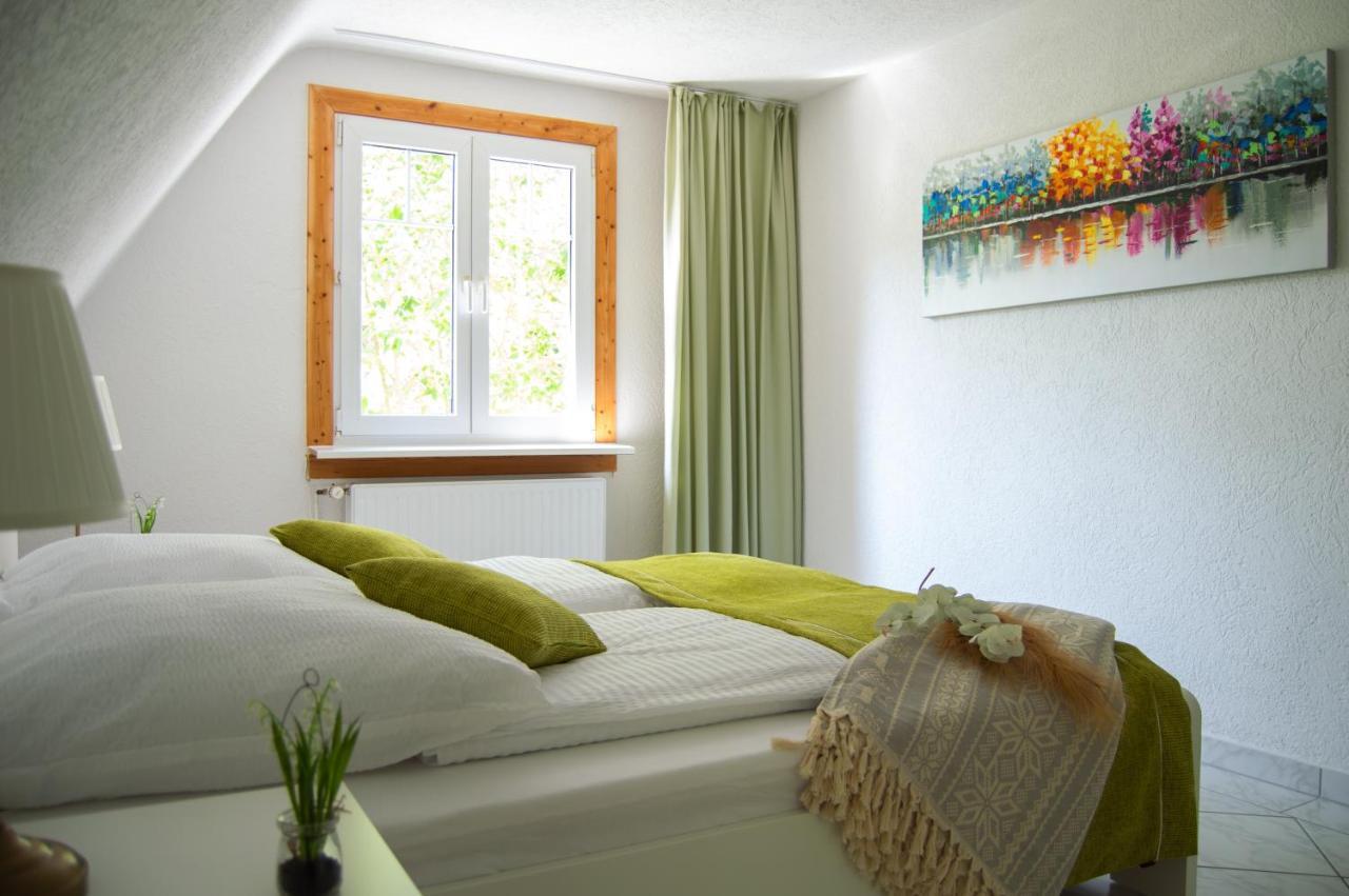 Wellness Mitten In Der Wasserfallstadt Triberg Триберг Экстерьер фото