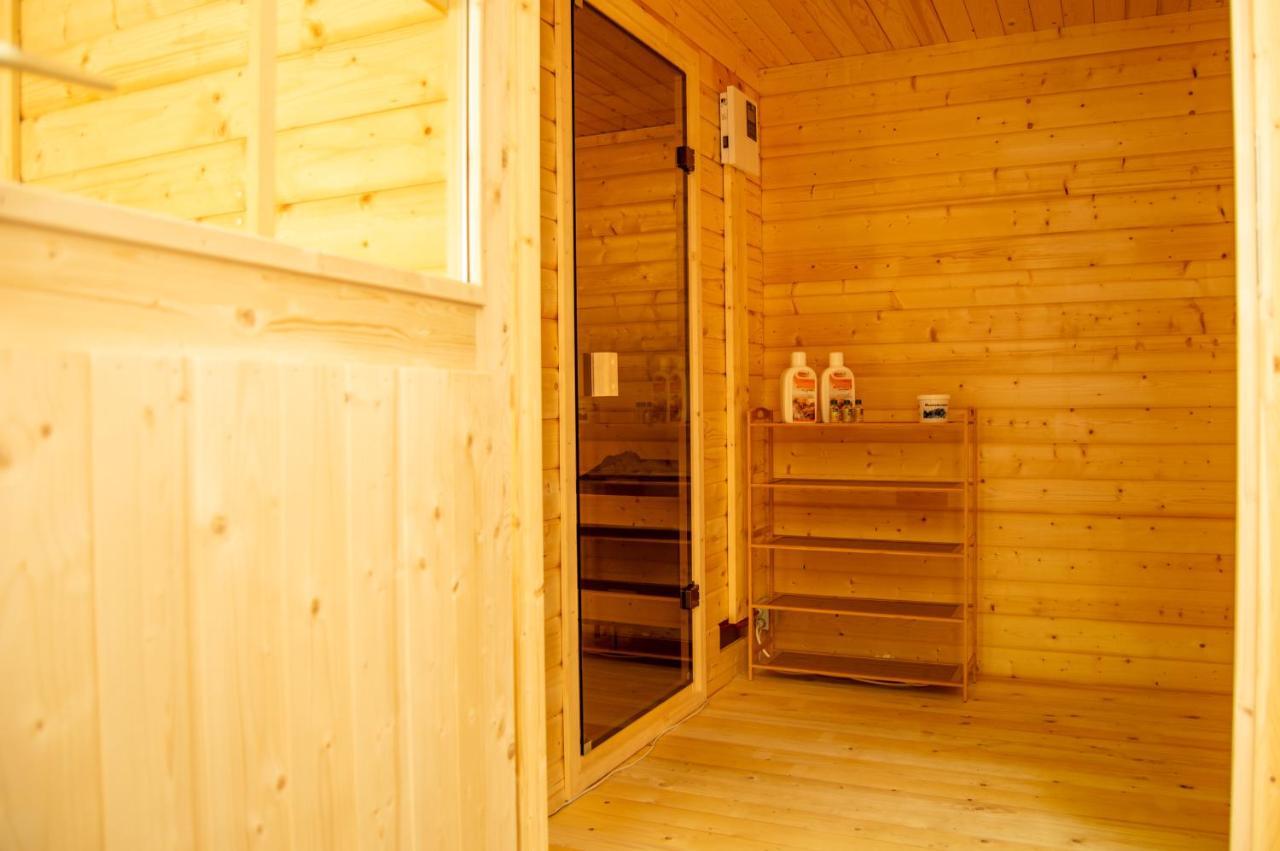 Wellness Mitten In Der Wasserfallstadt Triberg Триберг Экстерьер фото