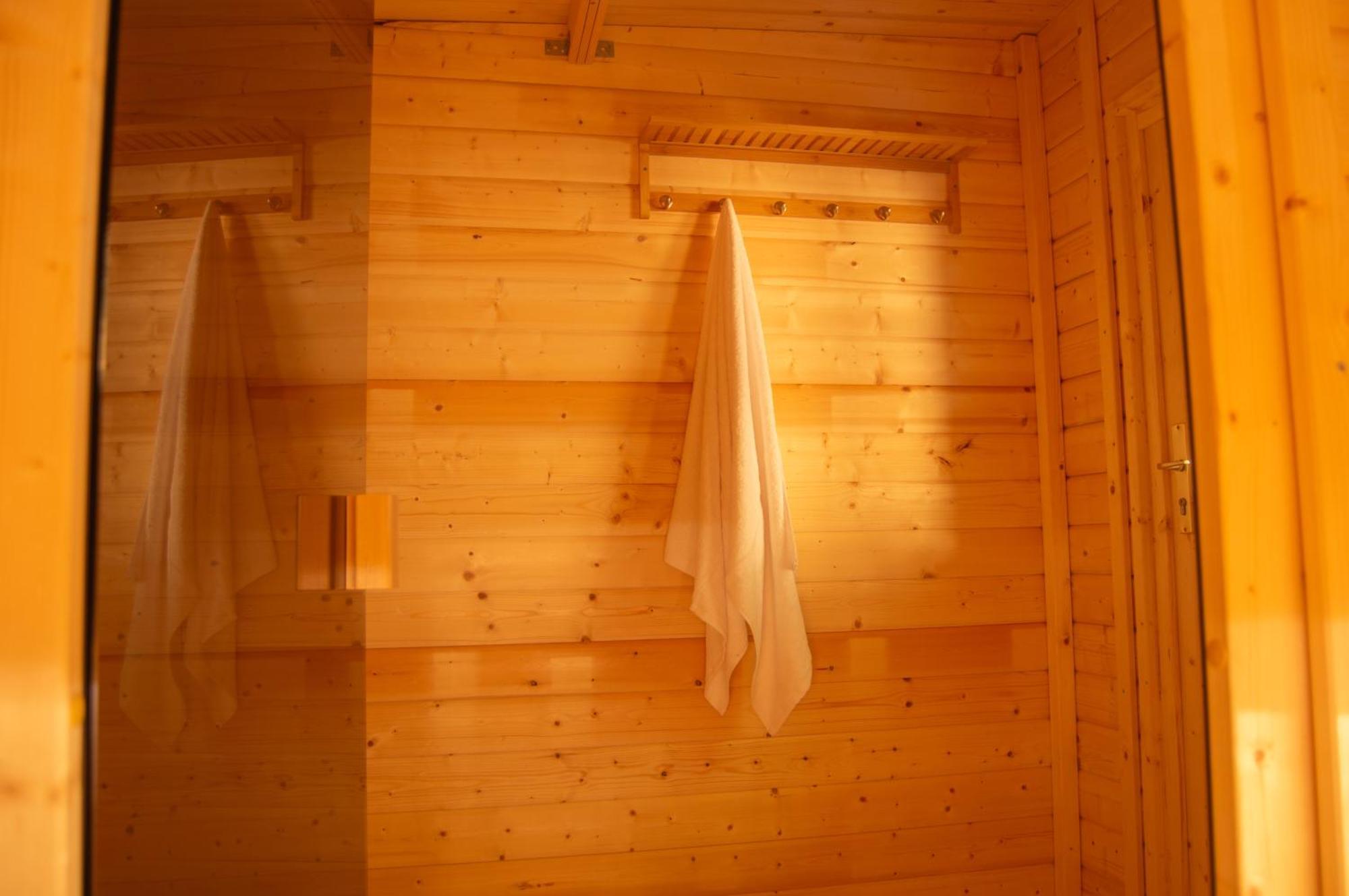 Wellness Mitten In Der Wasserfallstadt Triberg Триберг Экстерьер фото