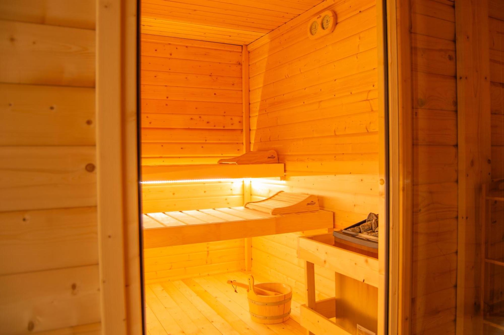 Wellness Mitten In Der Wasserfallstadt Triberg Триберг Экстерьер фото